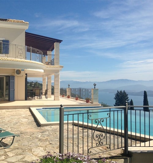 https://www.halkidikiproperties.com/public/assets/img/construction/projects-images/renovated-villa-corfu/main.jpg